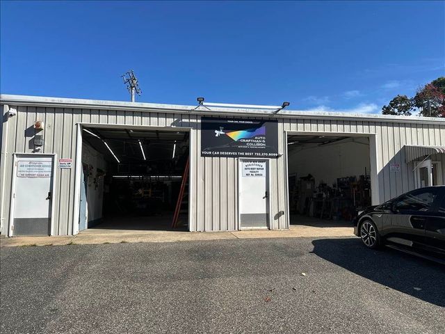 Auto Craftman and Collision shop entrance in Island Heights near Toms River