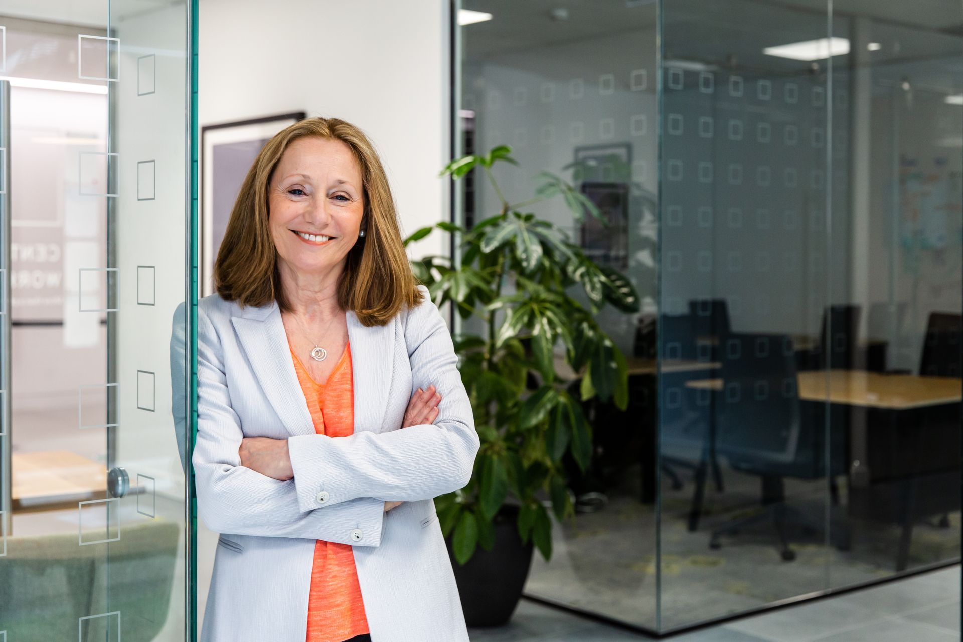 Linkedin headshot photographer berkshire female headshots