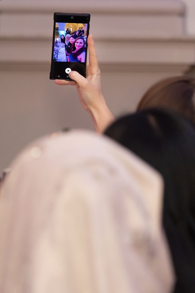 event photography reading guest selfie