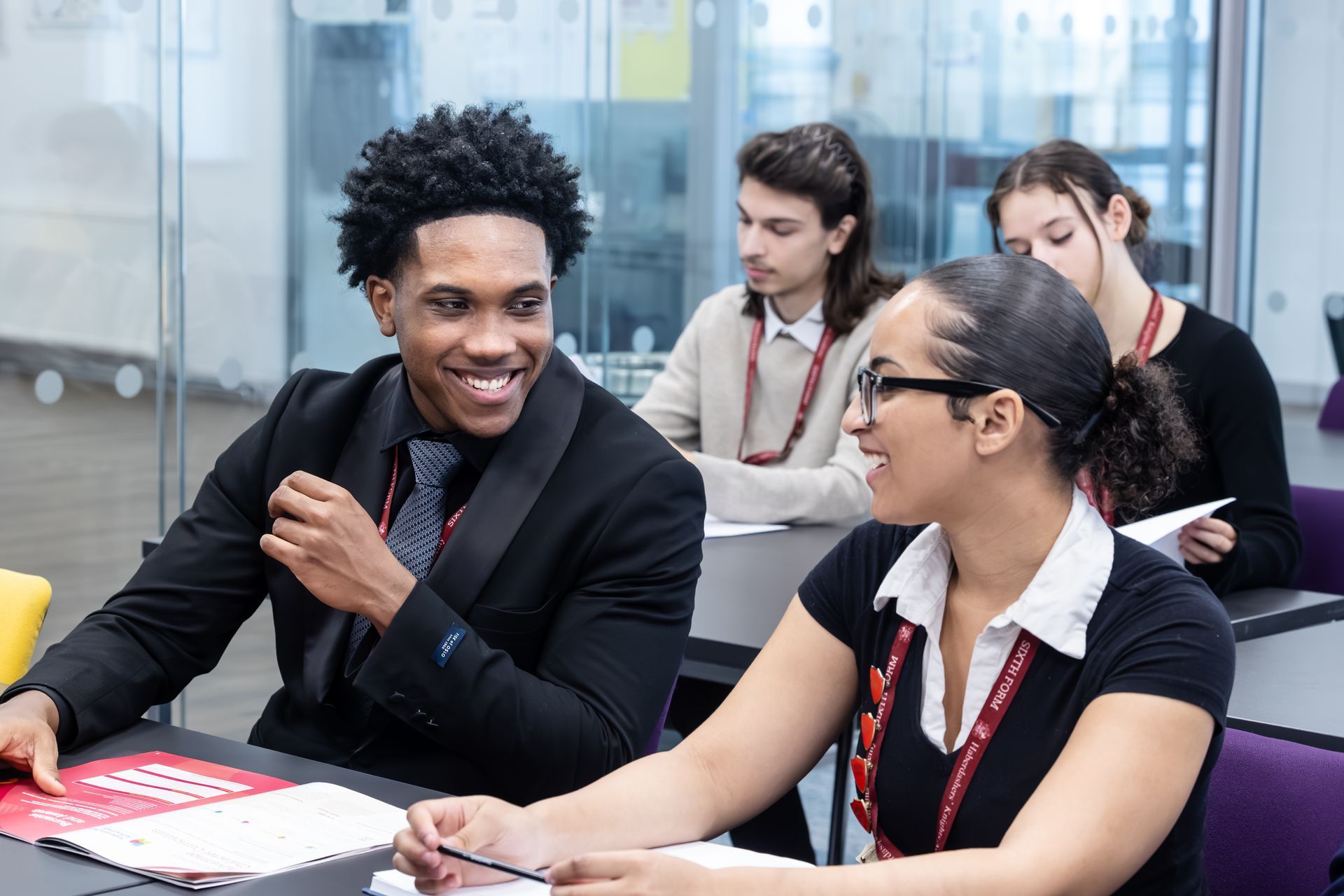 school-website-photographer-college-universities-Berkshire, 6th form students studying psychology book