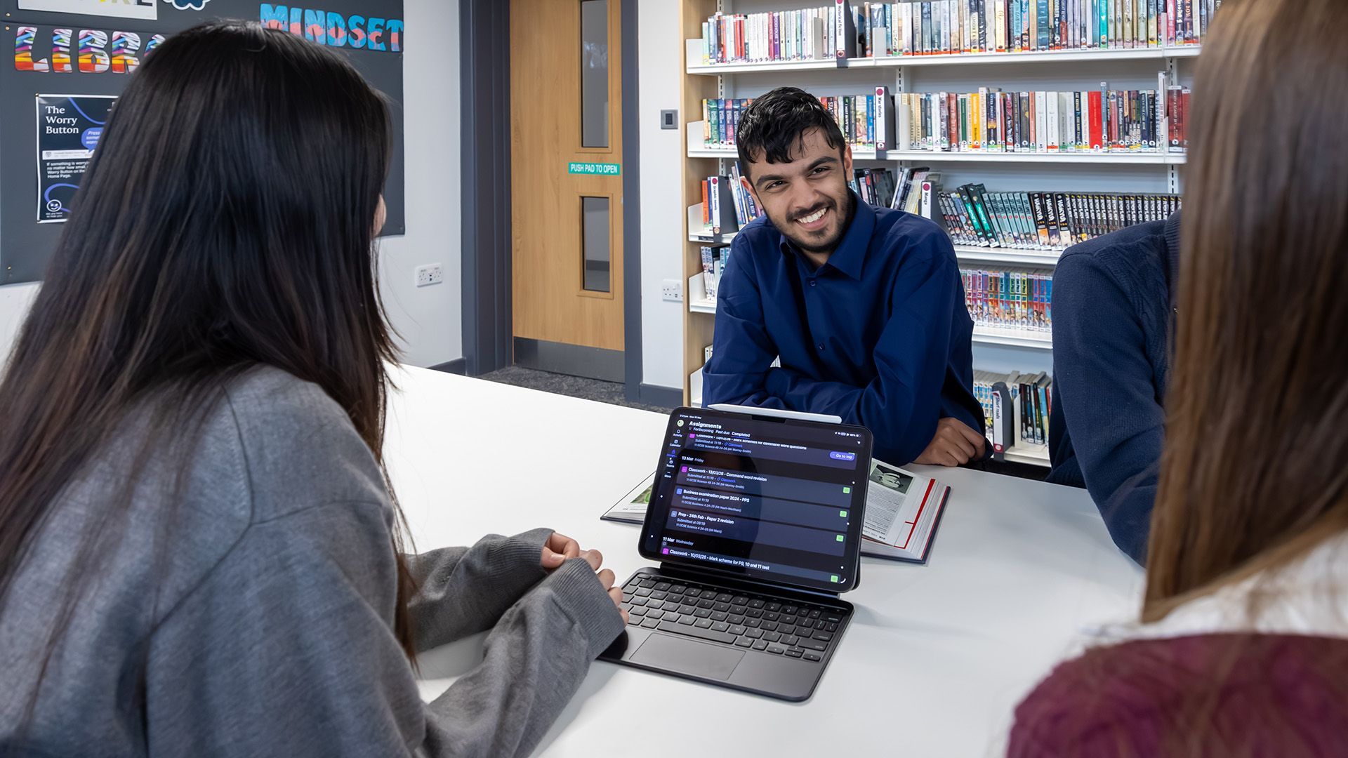 school-website-photographer-college-universities-Berkshire, 6th form student in library