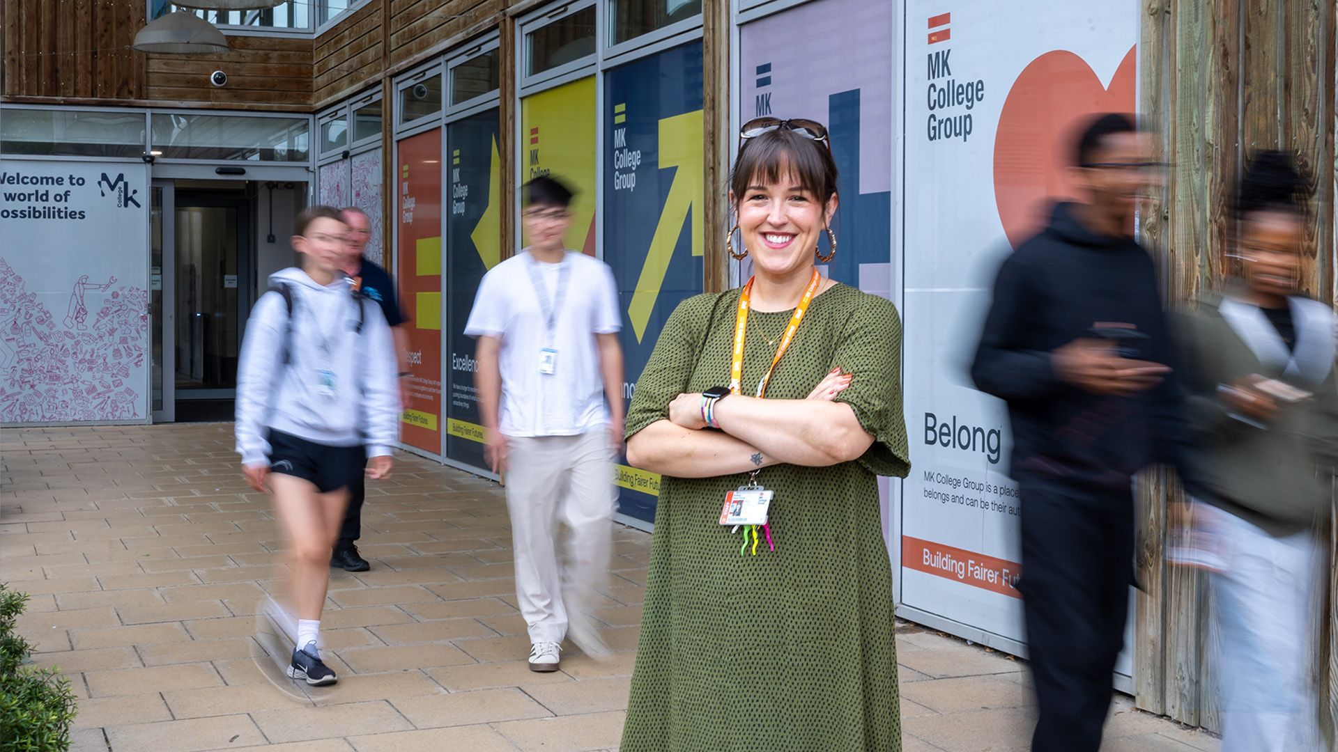 school-website-photographer-college-universities-Berkshire, college receptionist outside with students