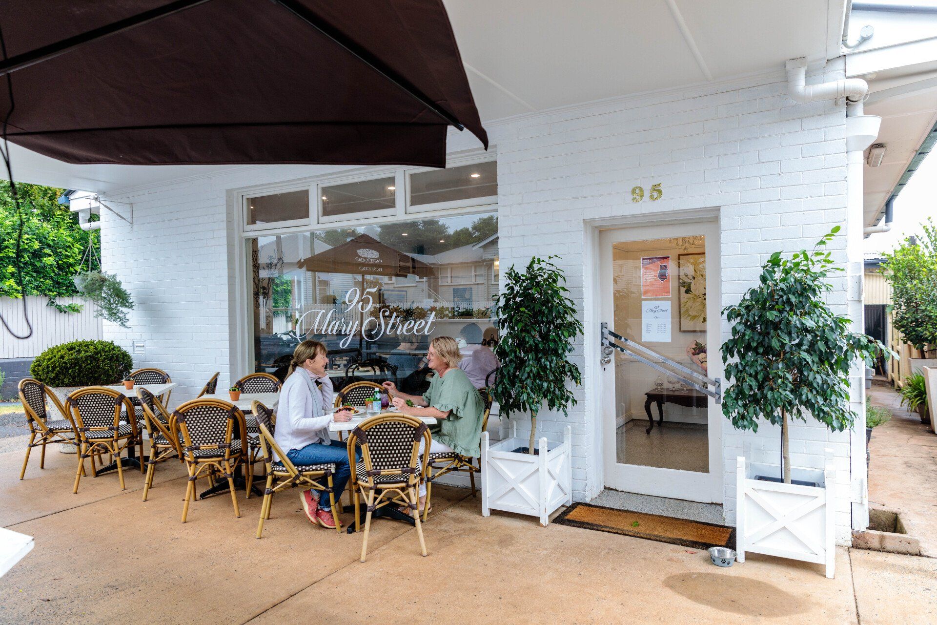 95 mary street cafe exterior