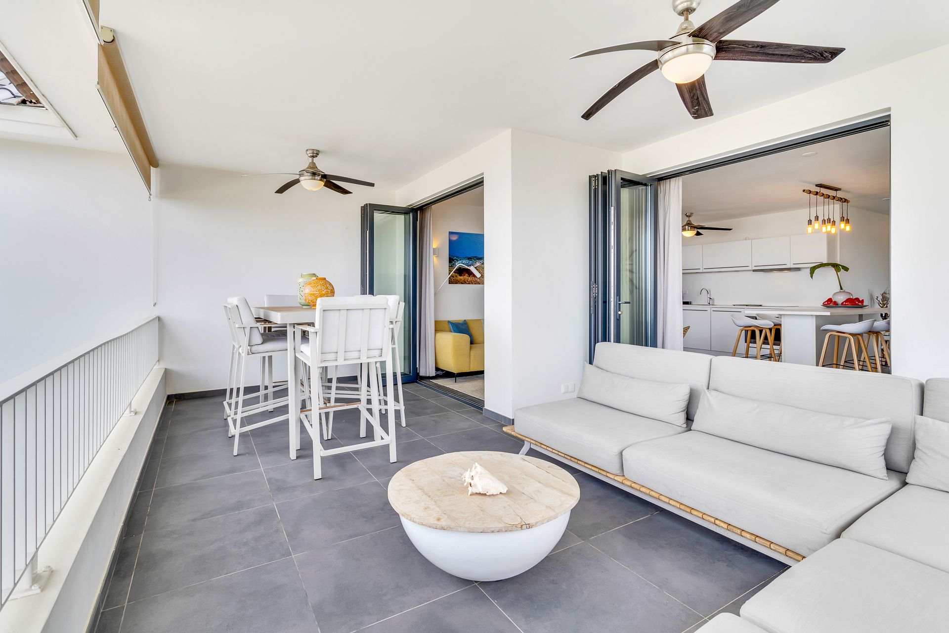 24 Penthouse Balcony Ideas to Upgrade City Living Today - Luxury Penthouse Apartment With Outdoor Lounge