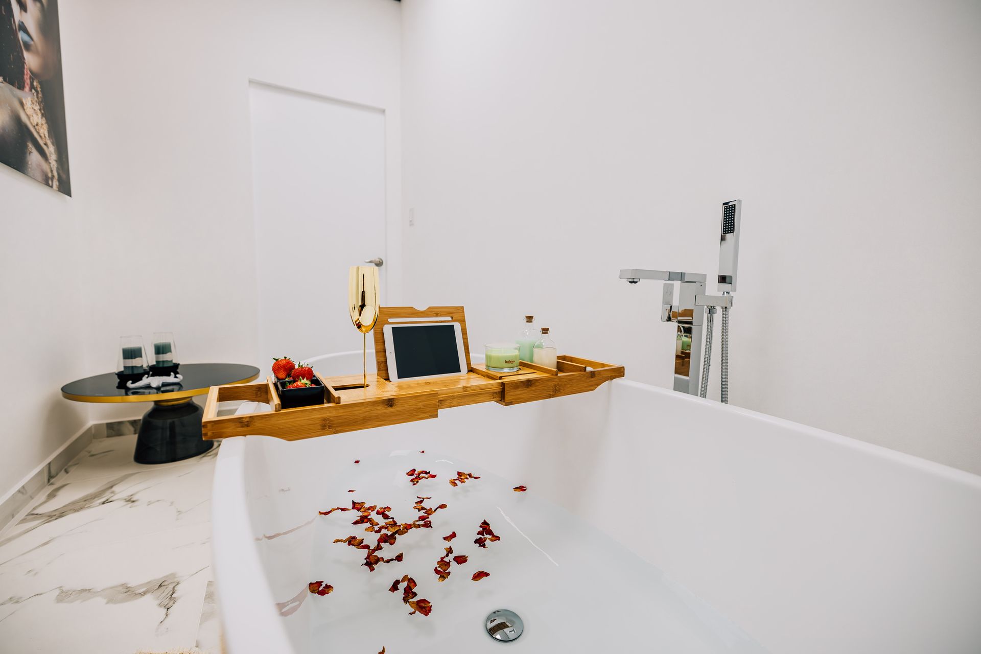 Bathtub & Sauna Relaxation