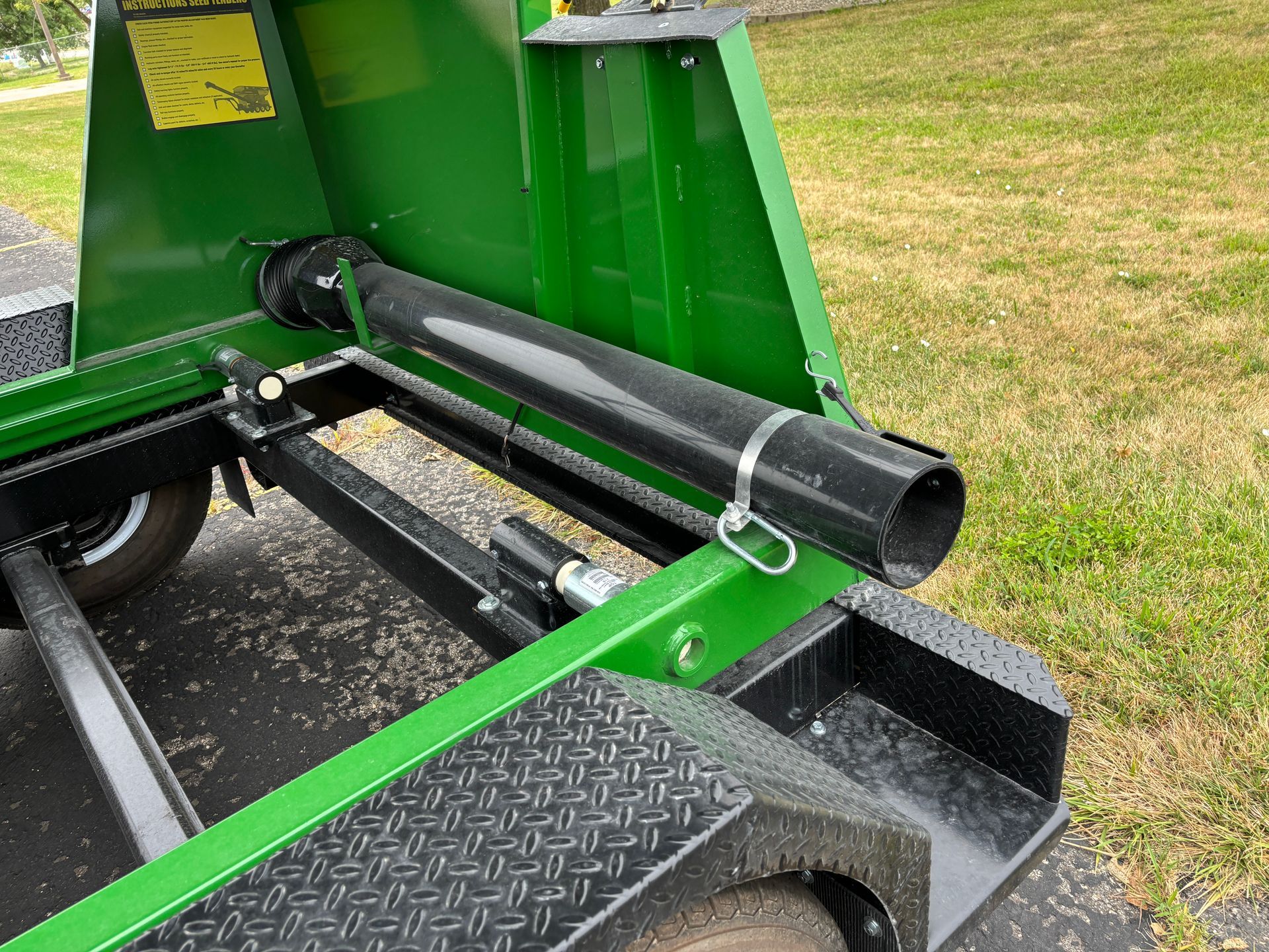 2024 J&M LC390 SpeedTender Seed Transport