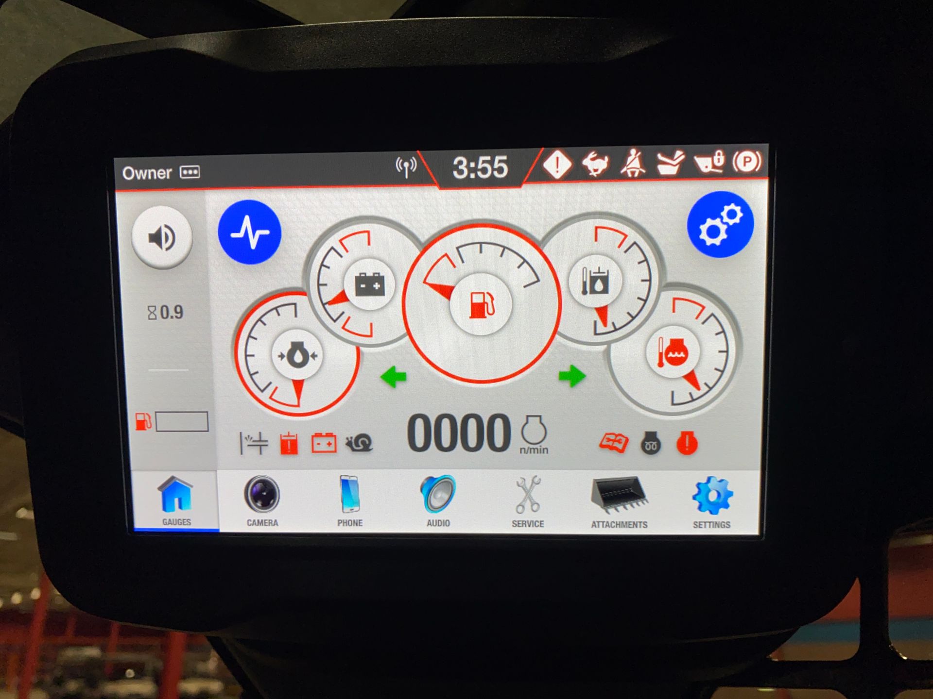 Dashboard screen displaying gauges and vehicle information.