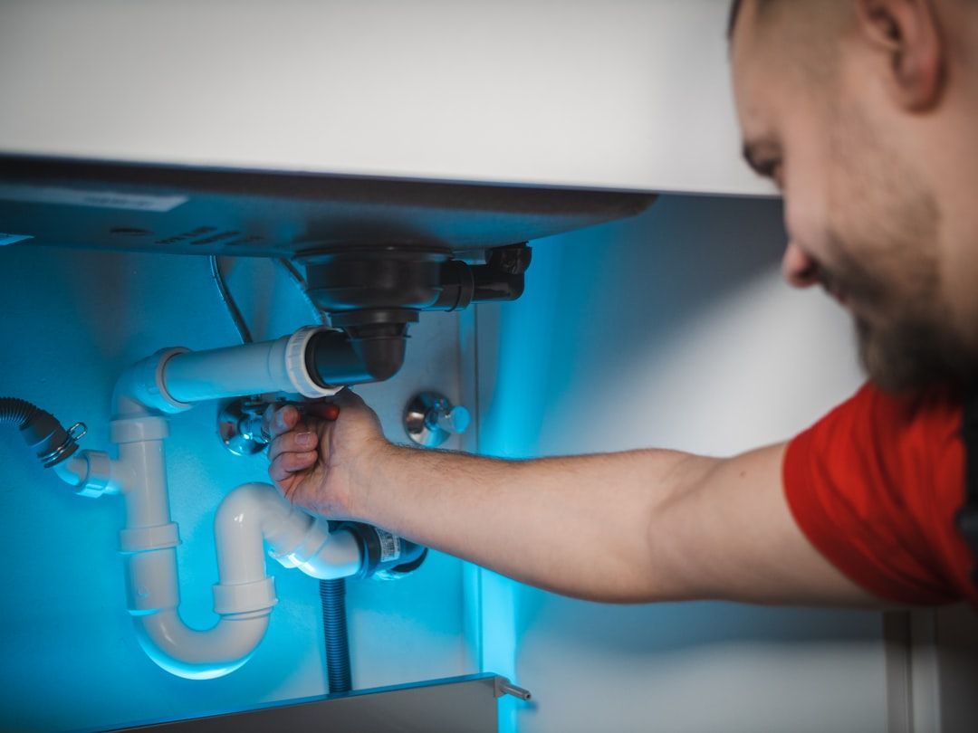 leaking pipe plumber