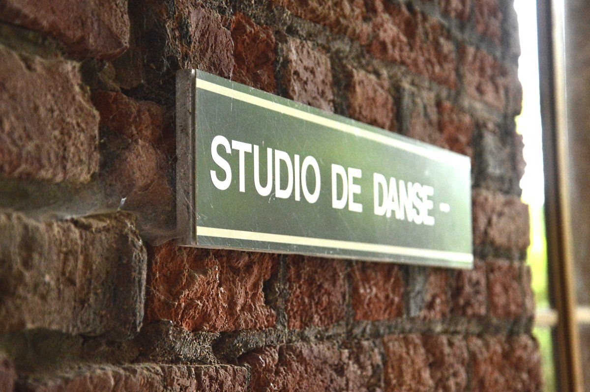 École de danse Arabesque, vers le studio