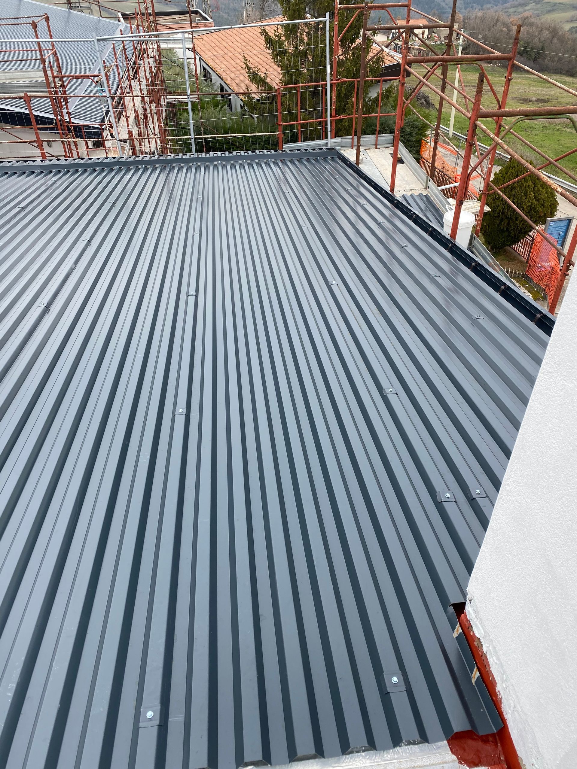 coperture metalliche coibentate  e ventilate