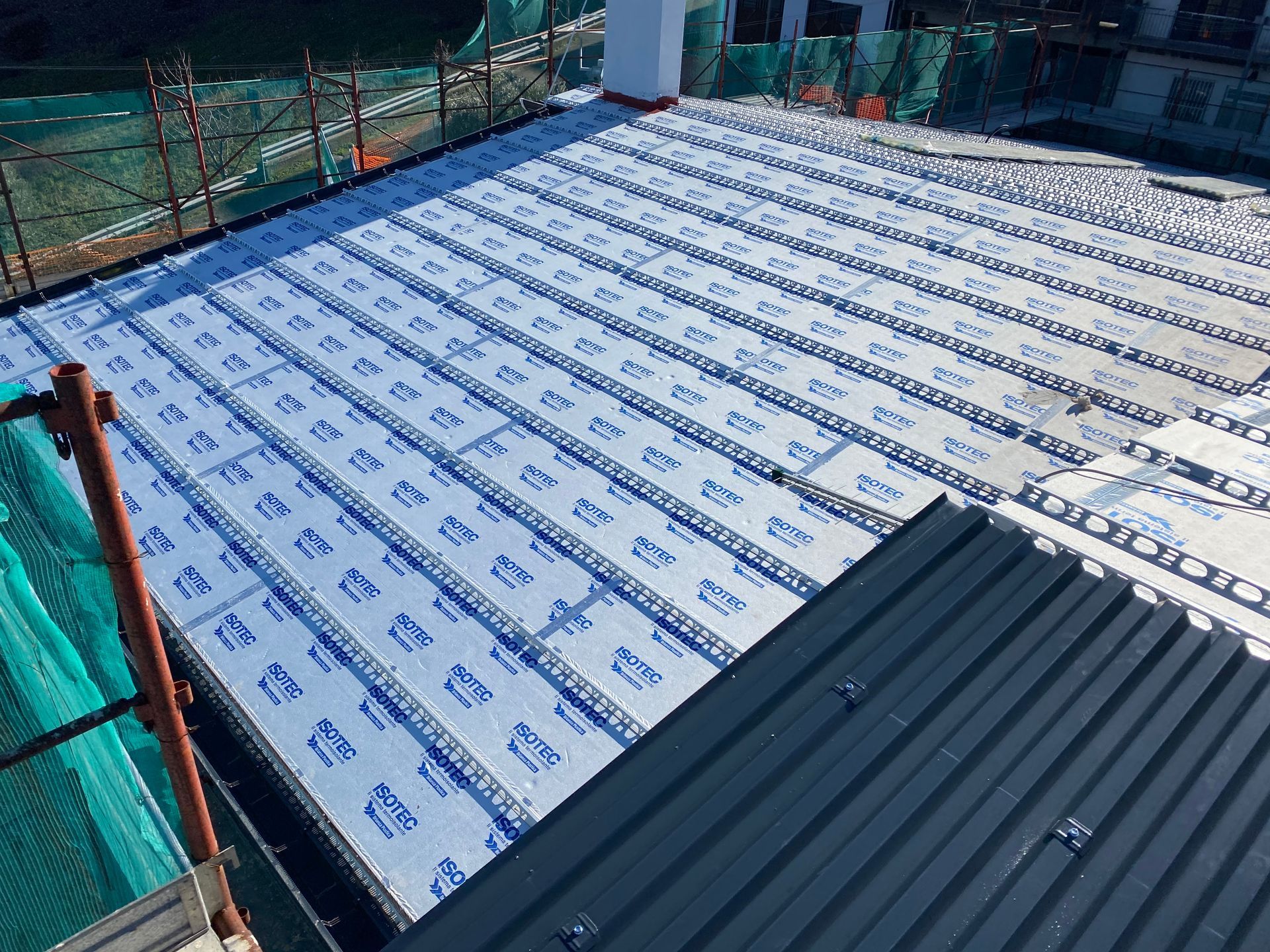 coperture metalliche coibentate  e ventilate