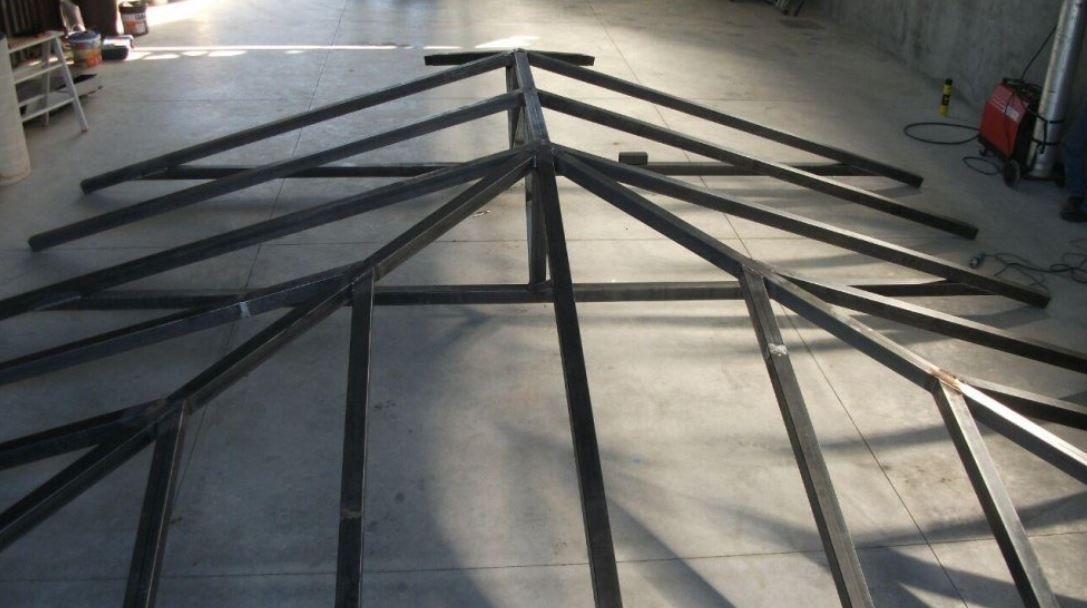 costruzione di strutture in ferro