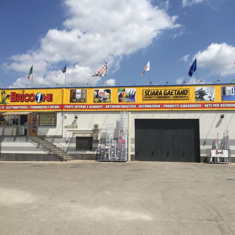 ferramenta all'ingrosso