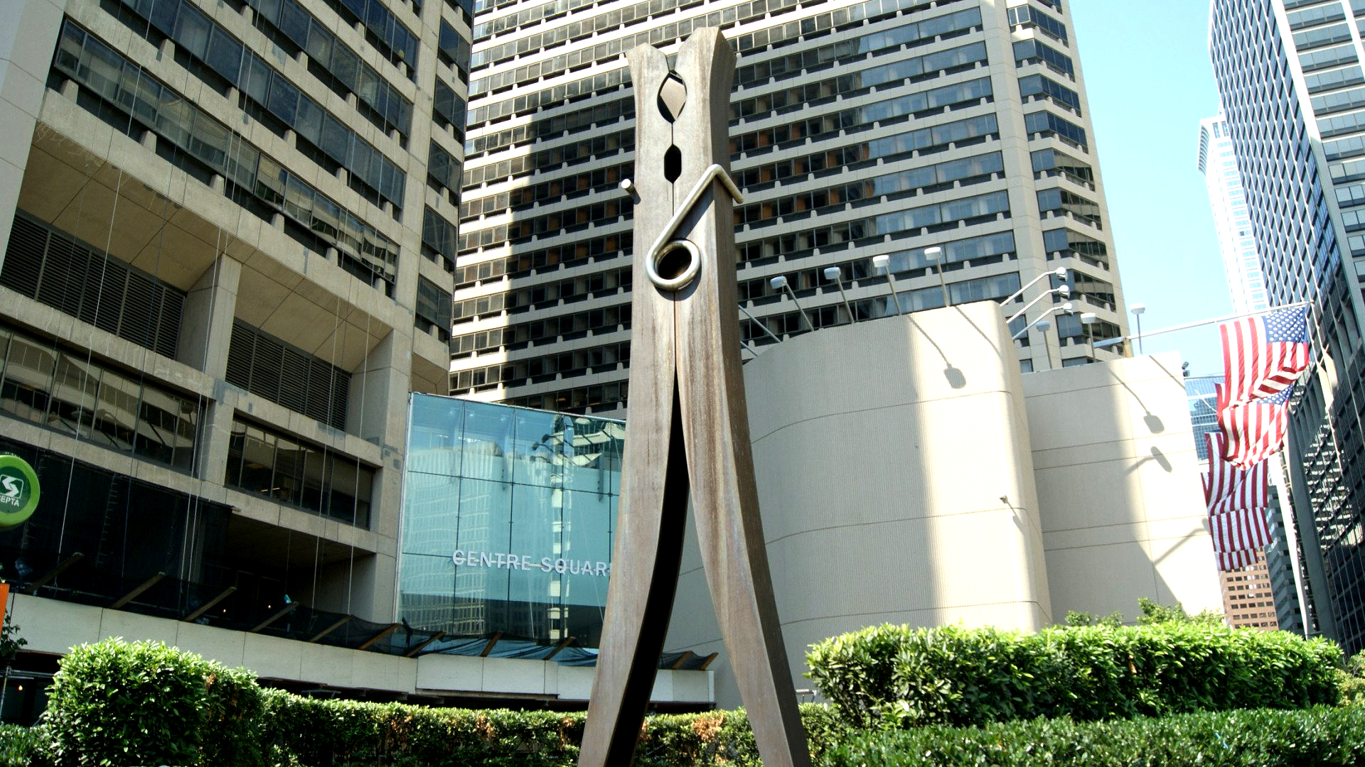 World's Largest Clothespin: Philadelphia, PA, sets world record