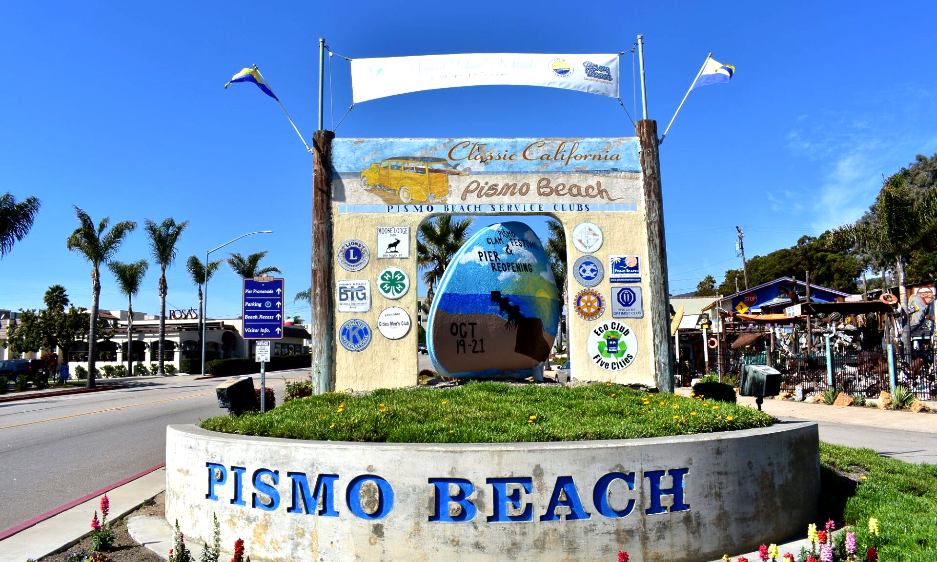 World’s Largest Clam Statues: world record set in  Pismo Beach, California