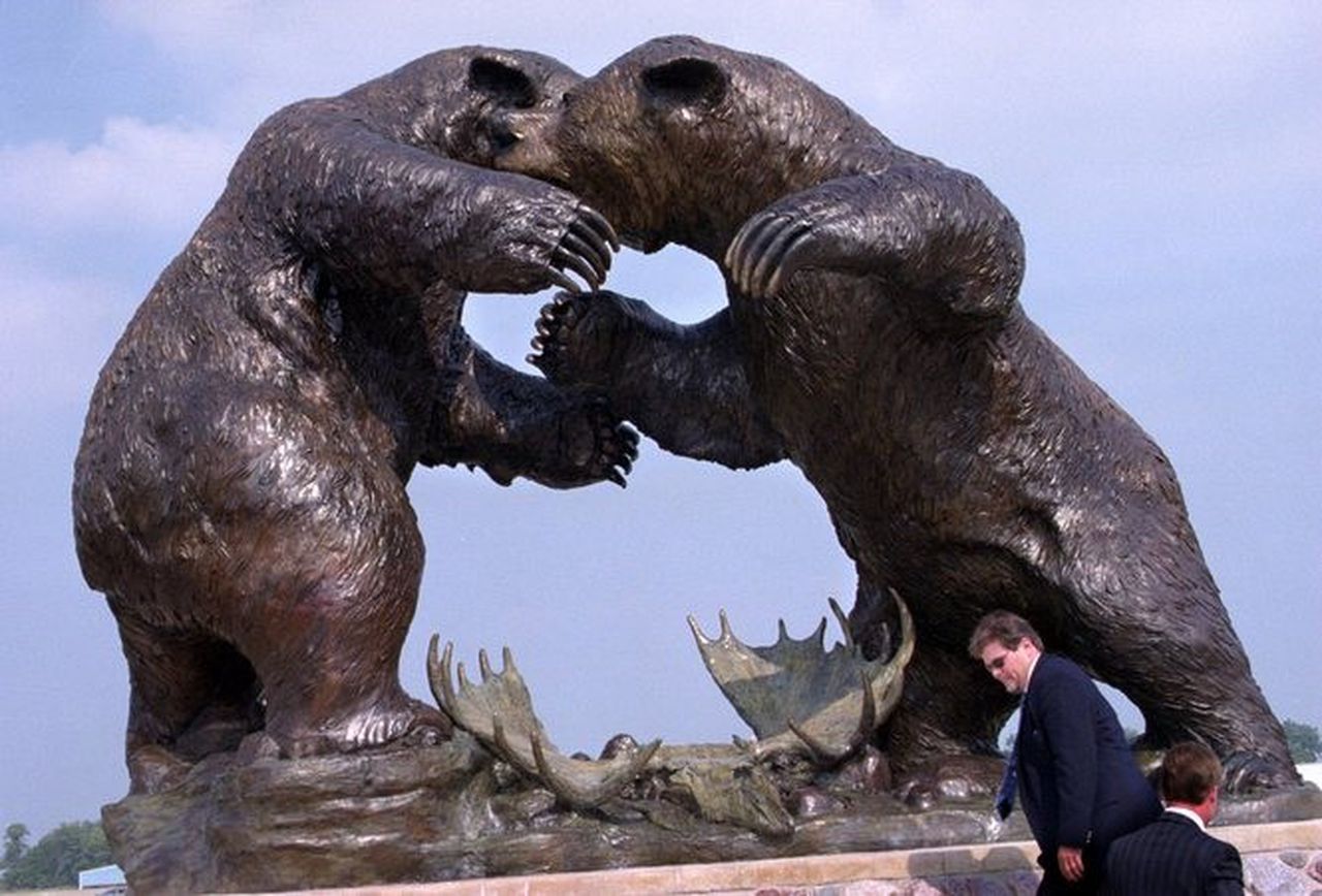 World's Largest Bronze Wildlife Sculpture: world record set in Dundee ...