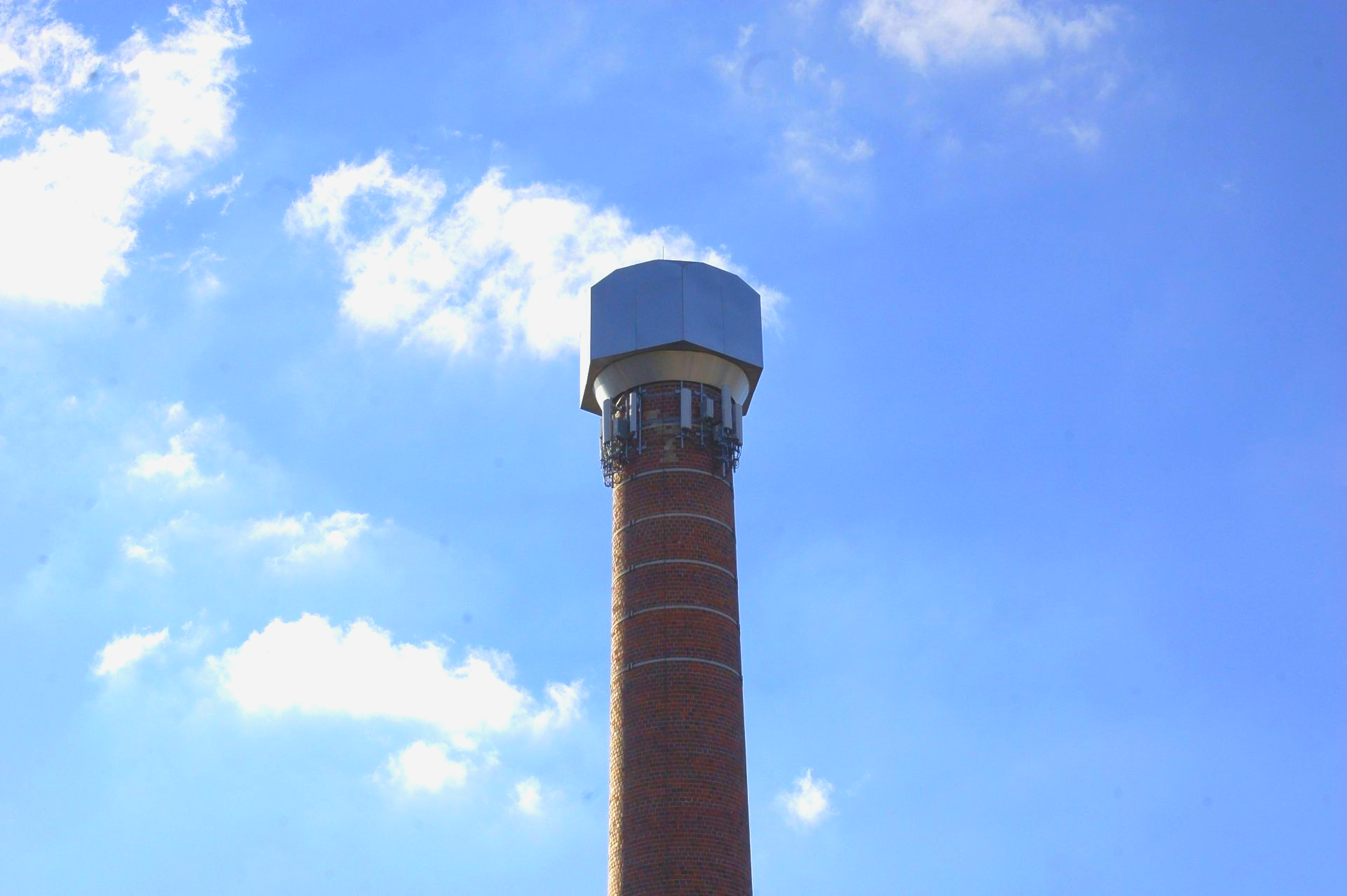 World's Largest Lug Nut: world record set in Lansing, Michigan