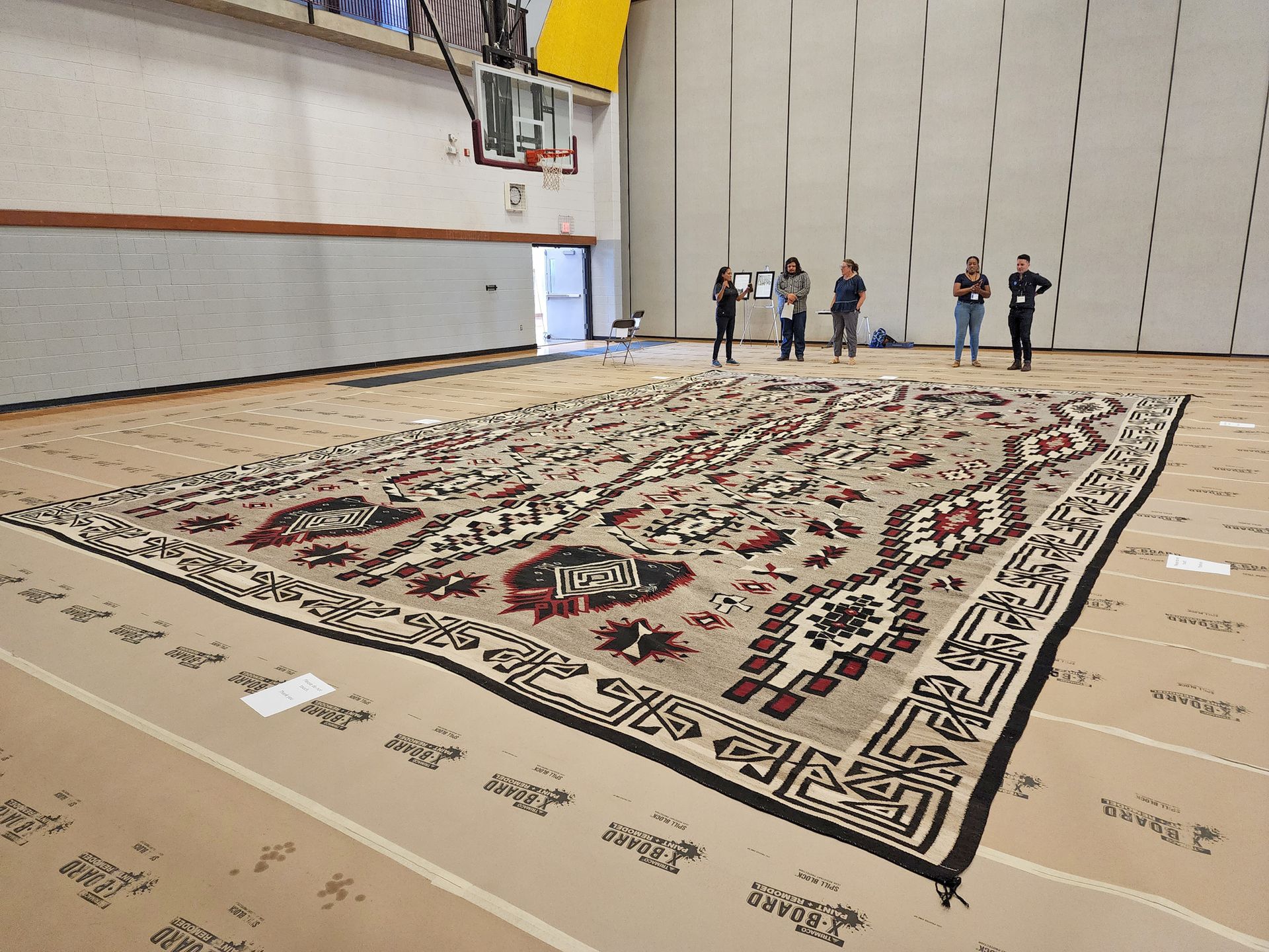 Worlds Largest Navajo Rug world record in Winslow, Arizona