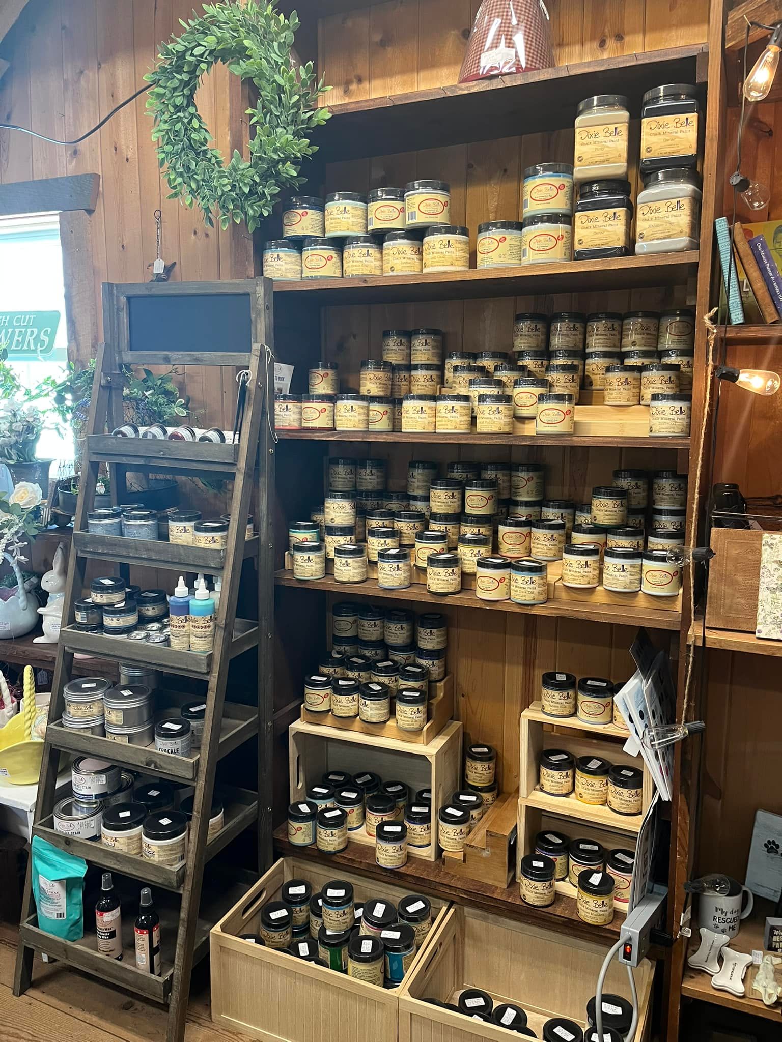 World’s Largest Amish Shopping Mall world record in Millersburg, Ohio