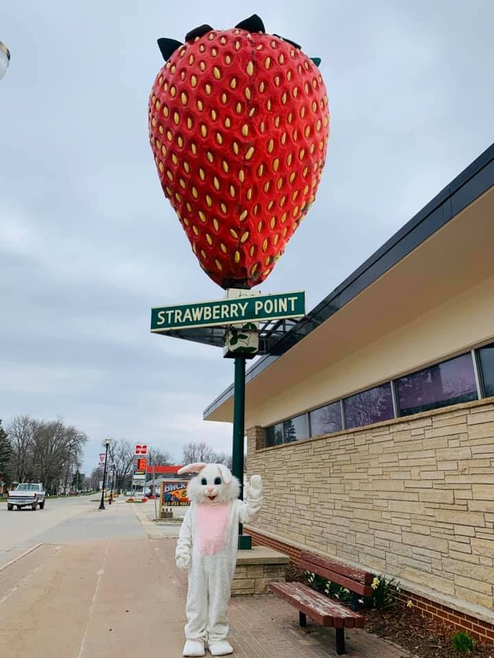 World’s Largest Strawberry Sculpture world record in Strawberry Point