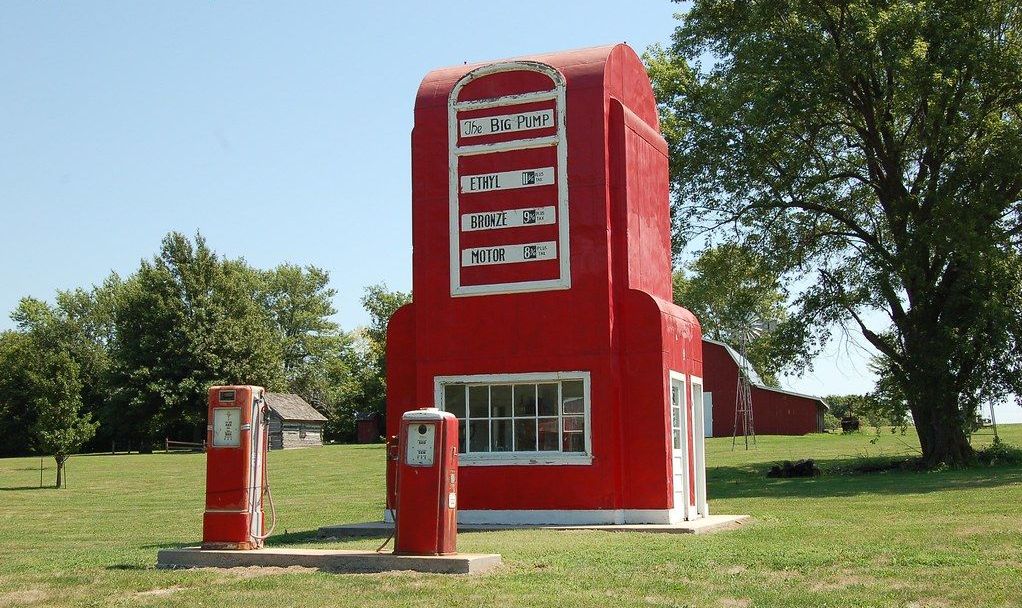 World's Largest Gas Pump: world record in King City, Missouri