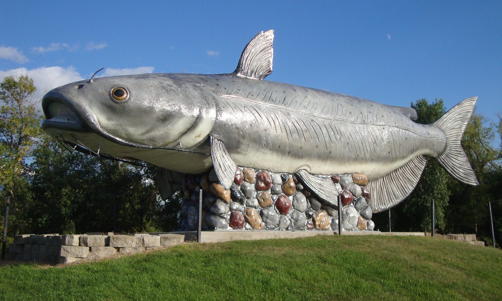 World's Largest Catfish Statue: world record in Wahpeton, North Dakota