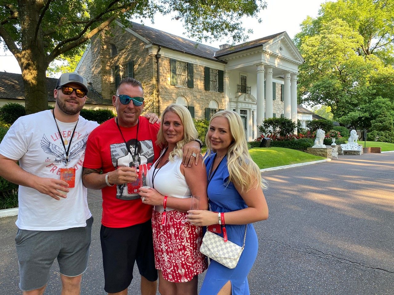 World's largest Elvis Presley museum: world record in Memphis, Tennessee