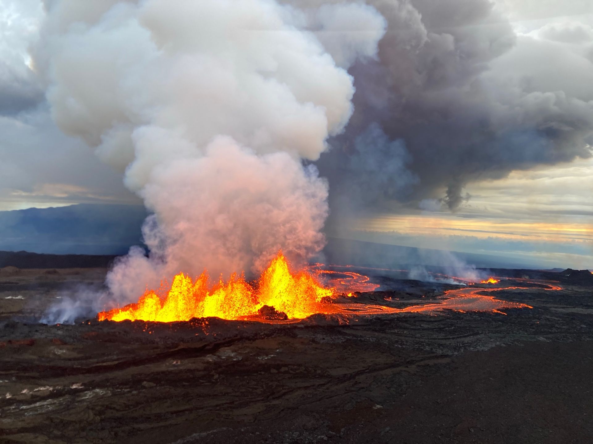 World's Largest Active Volcano, world record in Hawaii