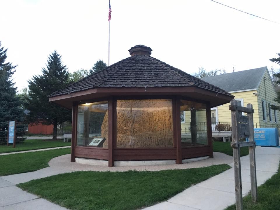 World's Largest Ball of Twine Rolled by One Man, world record in Darwin