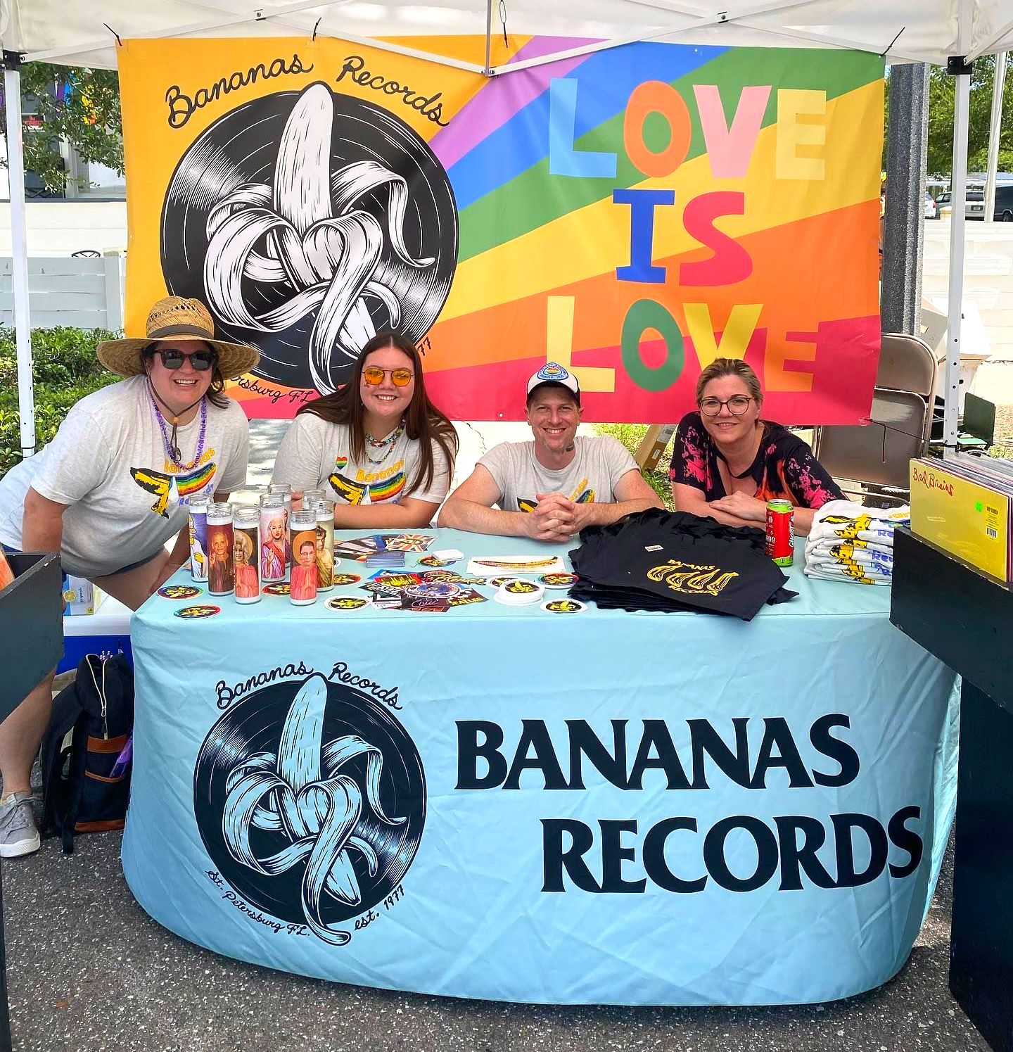 Worlds Largest Record Store, Bananas Records sets world record