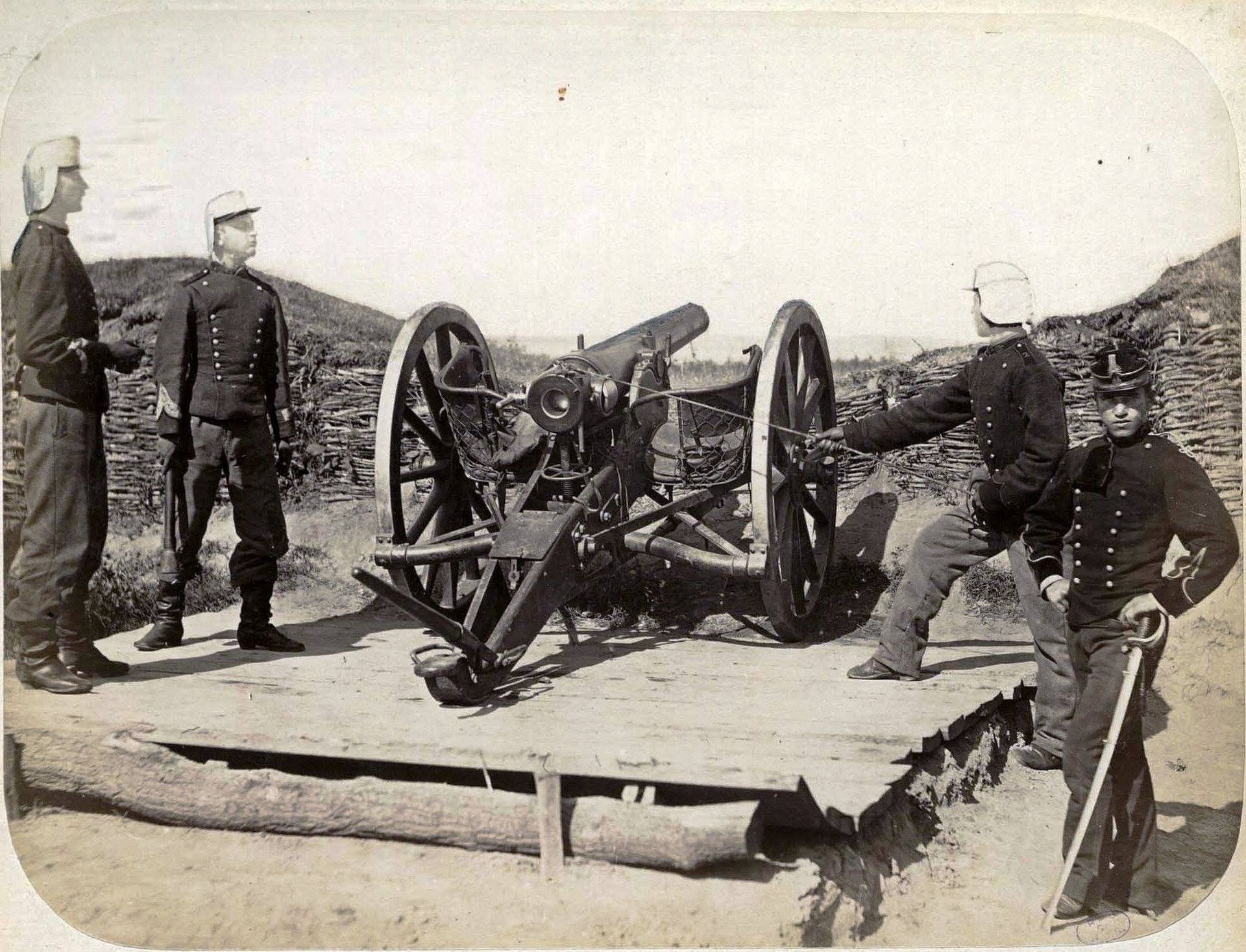 World's First Combat Photographer, world record set by Carol Popp de Szathmári