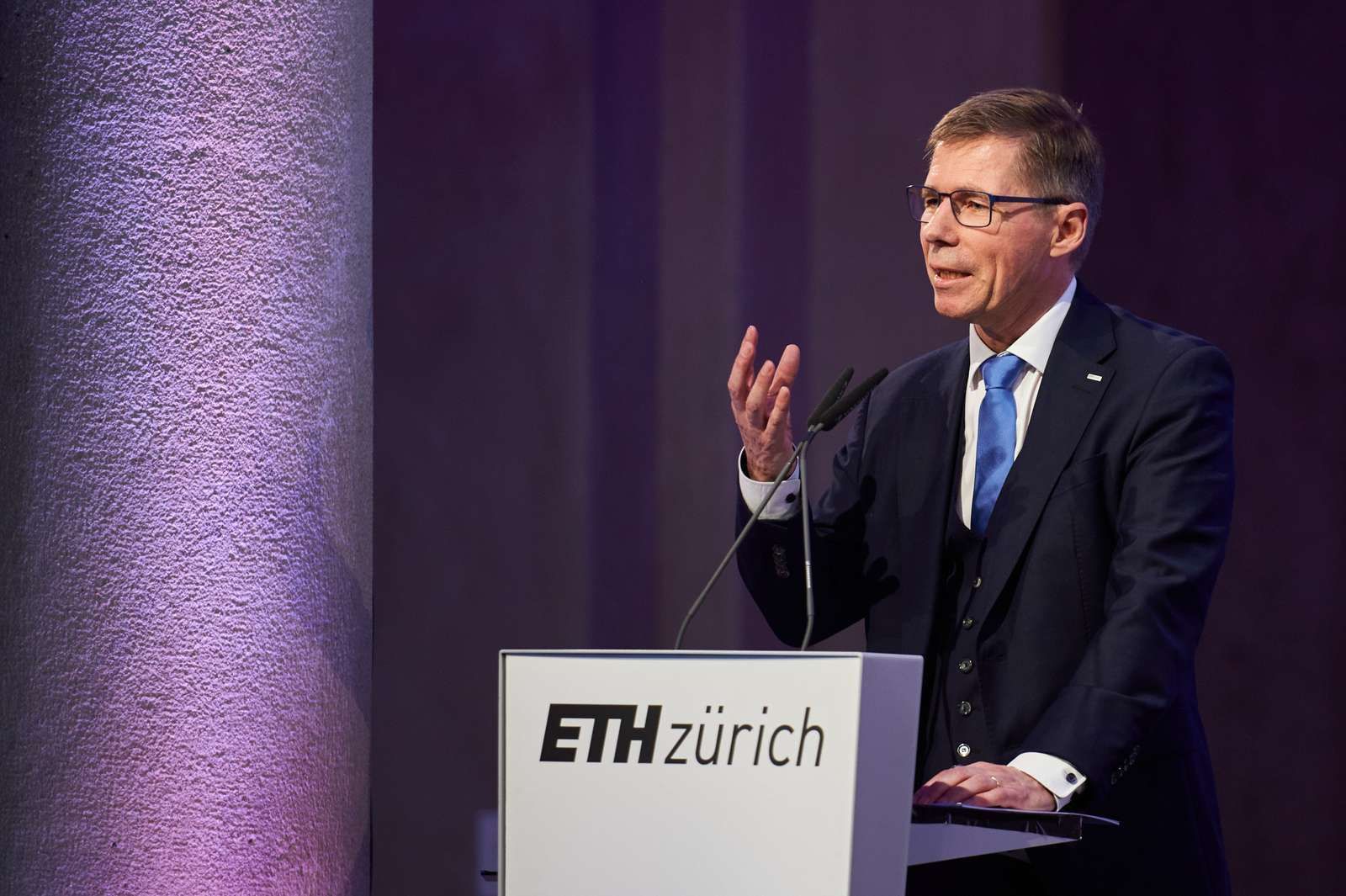 World's first genetic search engine, world record in Zurich, Switzerland