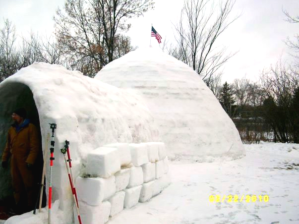 Largest Igloo - world record set by 'Bigloo'