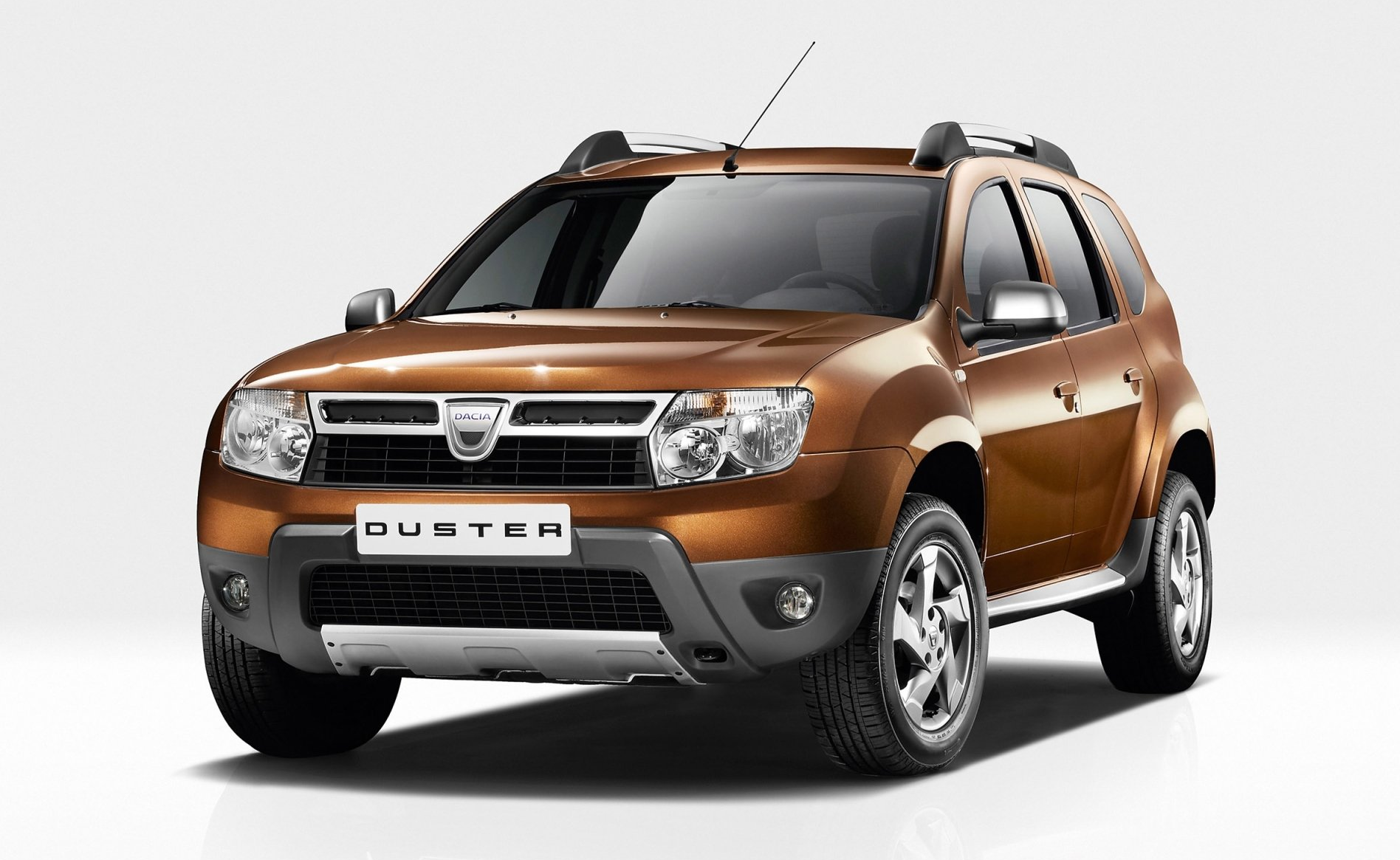 Most affordable SUV: Dacia Duster sets world record (HD Video)