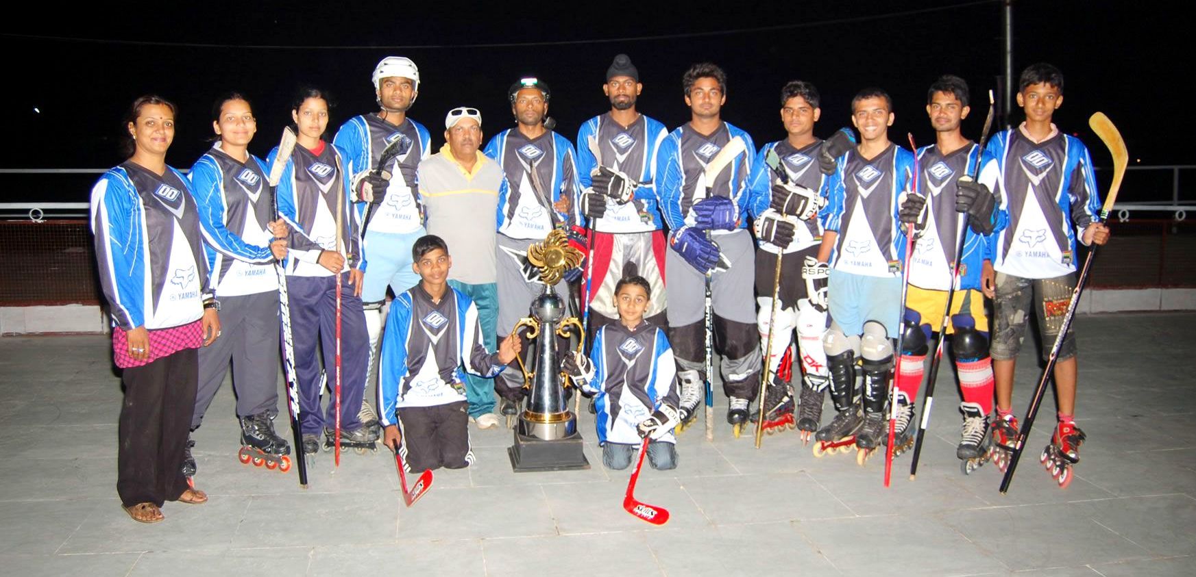   Longest outdoor inline hockey game - Indian players sets world record 