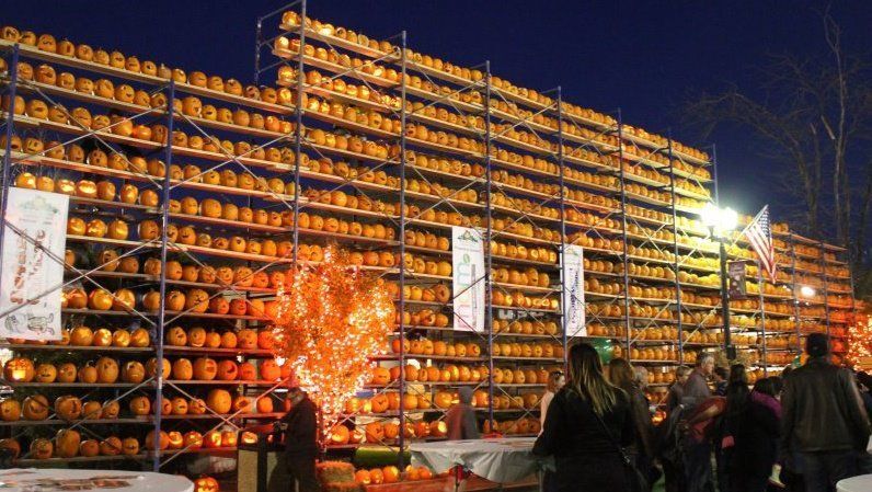Most lit jack-o-lanterns displayed: Highwood sets world record (Video)