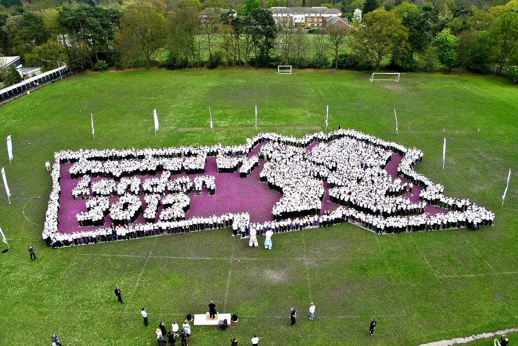 Largest Human London 2012 Logo: Surrey schoolchildren sets world record (Video) Largest Human London 2012 Logo: Surrey schoolchildren sets world record (Video)