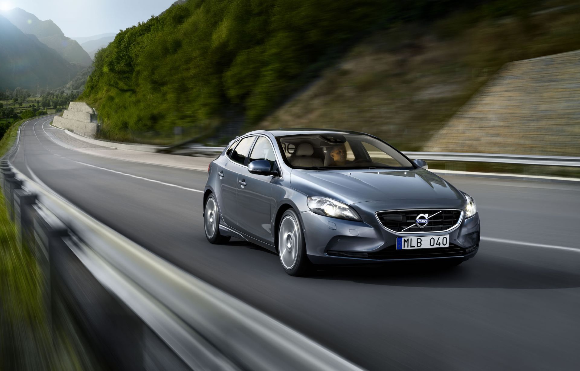 Safest car: Volvo V40 sets world record (VIDEO)

