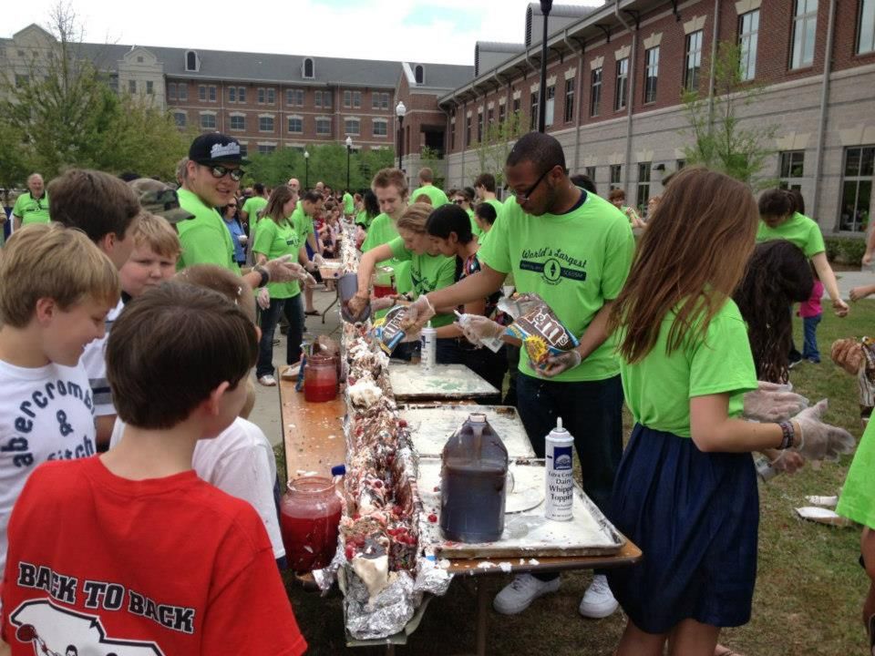  Longest ice cream sundae: SC students broke Guinness world record