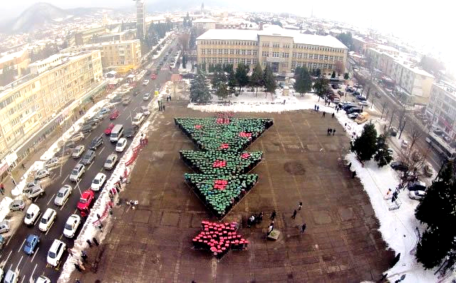  Largest Human Christmas Tree: Romania