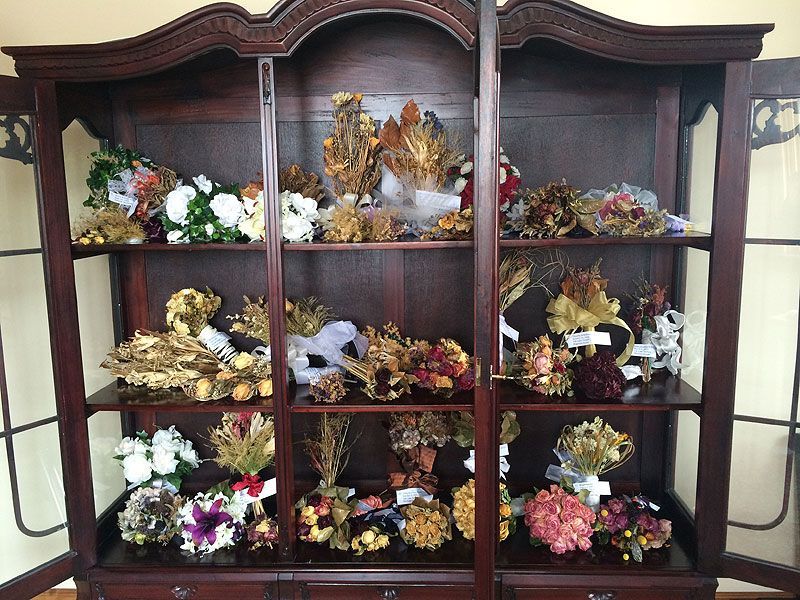 Most bridal bouquets caught: Jamie Jackson 
