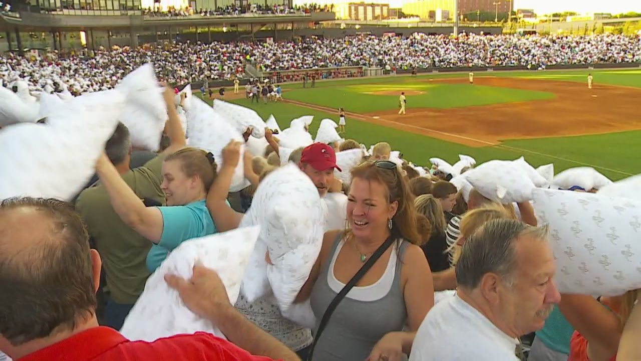 Largest pillow fight: St. Paul Saints break Guinness World Records record (VIDEO)
