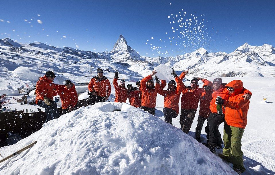 Largest dome igloo: Switzerland 