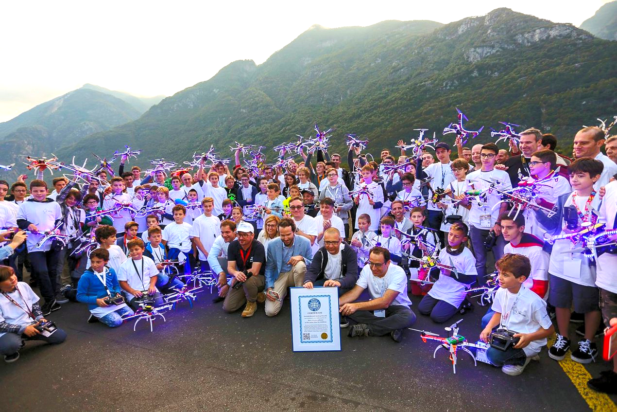 Most drones piloted at the same time by children: world record set by Ated4Kids (VIDEO)