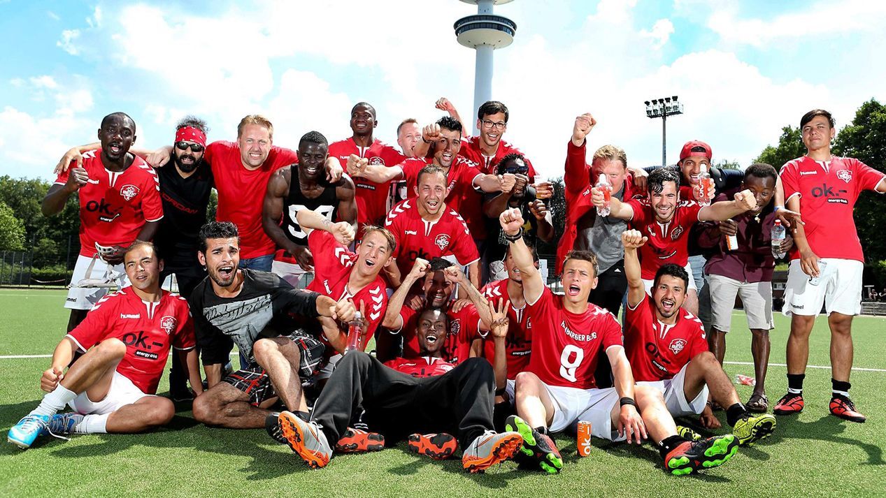 Longest marathon playing football (soccer): world record set in Germany (VIDEO)