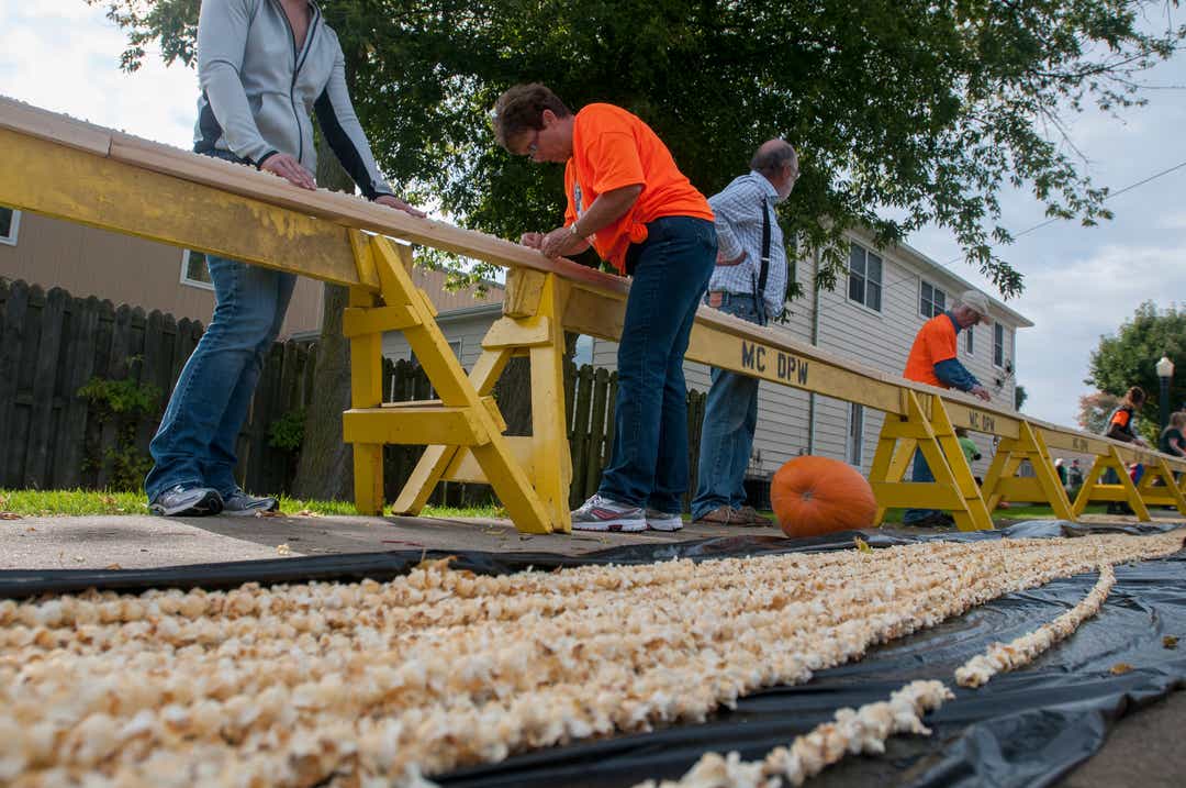 Longest string of popcorn: Marine City
