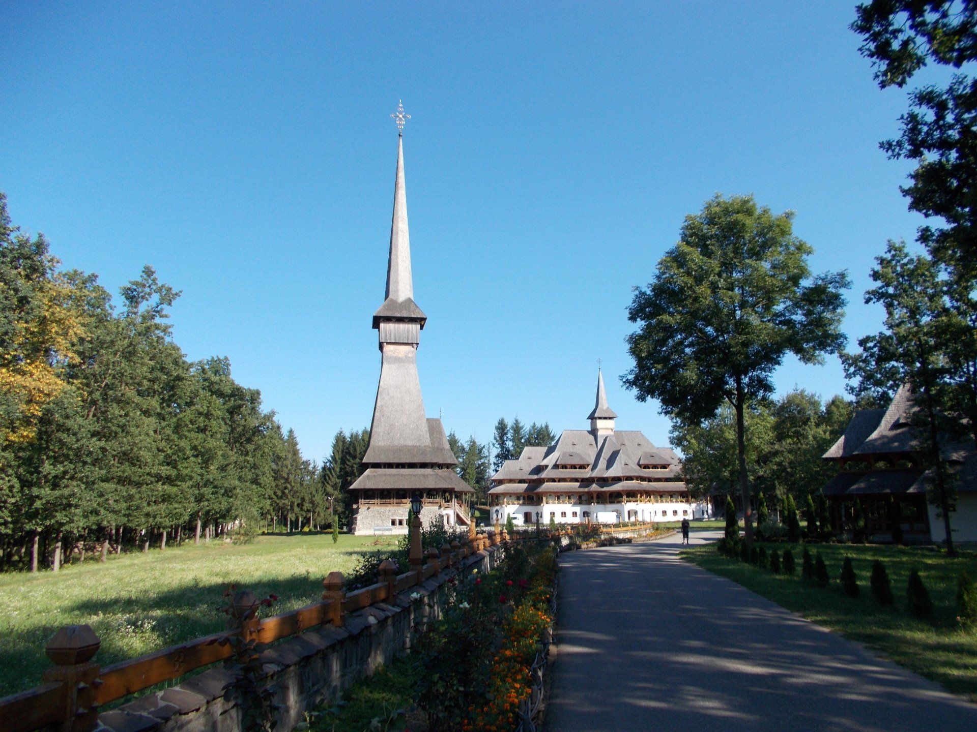 World's tallest wooden church: Sapanta - Peri Monastery
