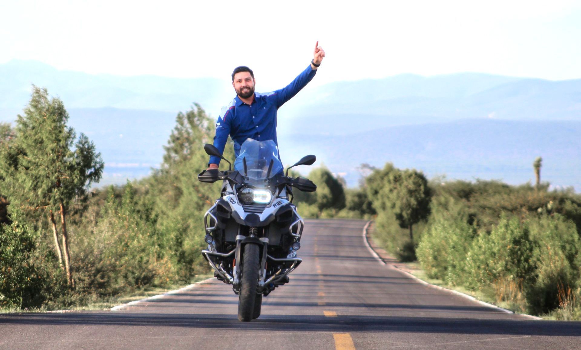 Greatest distance on a motorcycle in 24 hours: world record set by Eduardo Antillon﻿