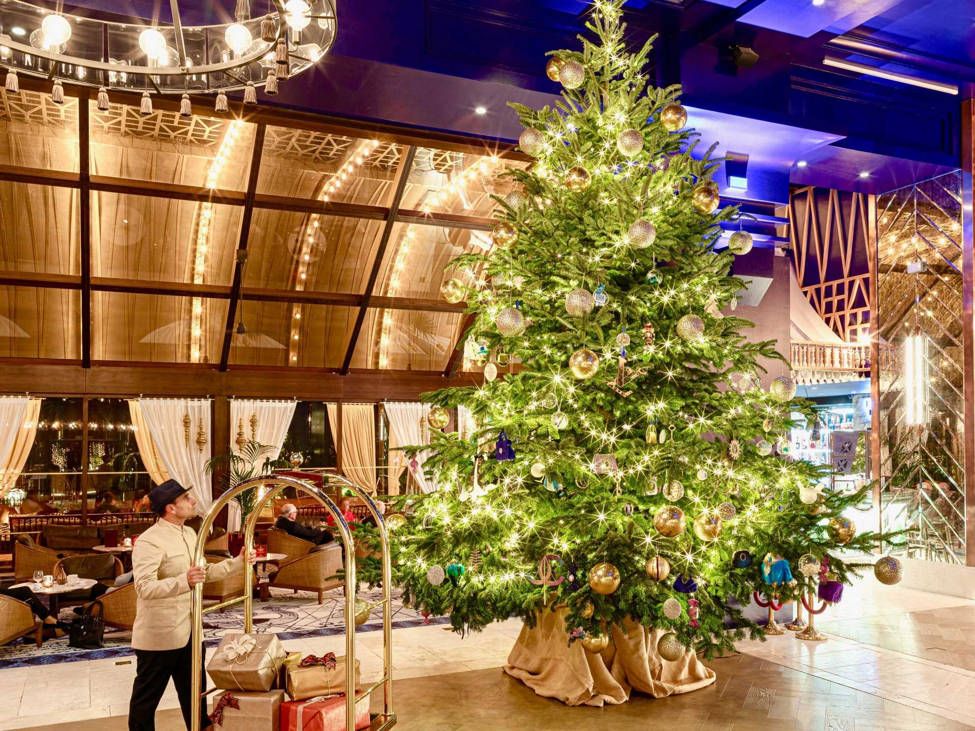 Most expensive Christmas tree: world record set by The Kempinski Hotel Bahia Most expensive Christmas tree: world record set by The Kempinski Hotel Bahia