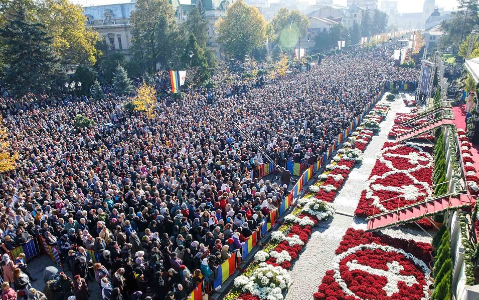 World's largest serving of cabbage rolls, world record in Iasi, Romania